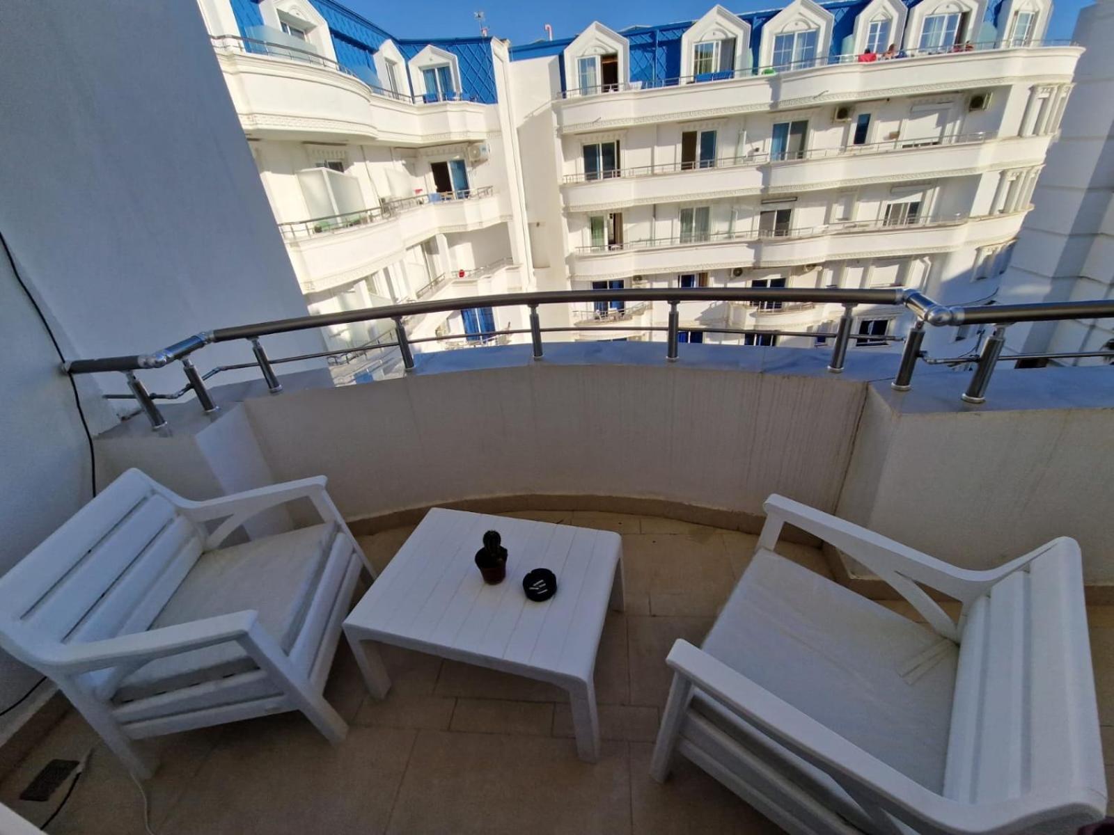 Anda's Cozy Place At Fafa Apartament Golem (Tirana)
